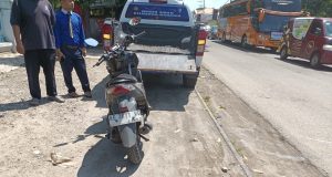 Ngeri! Pemotor Jatuh & Terlindas Bus Pariwisata di Siman Ponorogo, 2 Meninggal Dunia