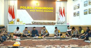 Tausiyah Unik Iptu Toni: Filosofi SPBU Ramadan, Pertamax Hingga Pertalite di Hadapan Kapolres Ponorogo & Awak Media