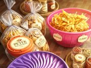 Naik Kelas, Rempeyek Tita Lengkong Ponorogo Kebanjiran Ratusan Pesanan Toples Jadi Hantaran Lebaran