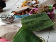 Lebaran Ketupat Jamaah Musholla Al-Ikhlas Sukorejo Ponorogo Bawa Ambeng Sarat Makna