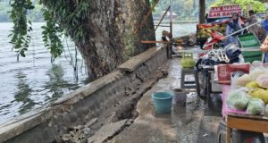 Talud Telaga Ngebel Ponorogo Tiba-Tiba Ambles & Retak Sepanjang 20 Meter