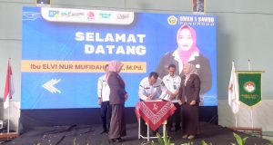 Elvi Nur Mufidah Guru Berprestasi Tingkat Nasional Pimpin SMKN 1 Sawoo, Siap Wujudkan Jargon Mantap Bersinar