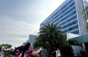 Guncang Kedaton! Bakar Kalori dalam Kemeriahan Zumba Party #LessFatFitMore