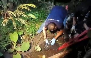 Tega Sekali Ortunya! Jasad Bayi Membusuk dalam Plastik di Selokan Trisono Ponorogo
