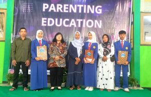Parenting Education: SMKN 1 Mlarak Lepas 155 Lulusan Berkelas: 55 Persen Terserap Kerja, Kuliah, Hingga Tembus ke Jepang