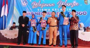 Wasana Warsa SMPN 2 Ponorogo: Cetak Generasi Berprestasi & Berkarakter