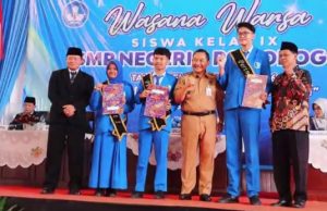 Wasana Warsa SMPN 2 Ponorogo: Cetak Generasi Berprestasi & Berkarakter