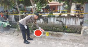 Diduga Jatuh saat Cari Rambanan: Petani di Sukosewu Ditemukan Meninggal di Saluran Air