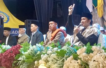 Istimewa, Ribuan Jamaah Padati Pengajian Akbar & Gema Sholawat Haflah Akhirussanah MTsN 6 Ponorogo Bersama KH Lukman Syafi’i & Gus Ulil