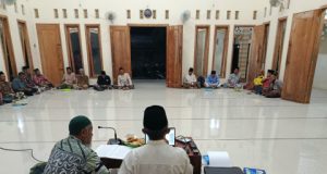 Penyembelihan Kurban di Desa Bancar Ponorogo Wajib Waspada PMK, Panitia Diminta Pakai Plastik Bening