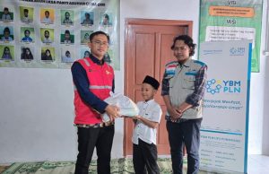 Sambu Hari Raya Kurban, PLN UP3 Ponorogo Salurkan Bantuan Sembako untuk Anak Yatim dan Dhuafa di Pacitan dalam STMJ Spesial
