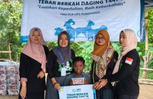 Peringati Idul Adha 1447 H, PLN UP3 Ponorogo dan YBM PLN Salurkan Daging untuk TAD dan Masyarakat