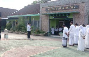 Mabrurkan Haji Sejak Dini: SMPN 1 Slahung Sukses Gelar Belajar Manasik