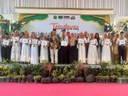 SD Ma’arif Ponorogo Cetak Bintang TKA Tembus Nilai Sempurna: Haru Sungkeman Warnai Tasyakuran Kelulusan & Pelepasan 141 Siswa Kelas VI