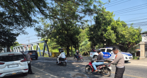 Tragis, Pegawai Bank Ponorogo Meninggal Usai Diserempet Truk Box di Utara Jembatan Paju