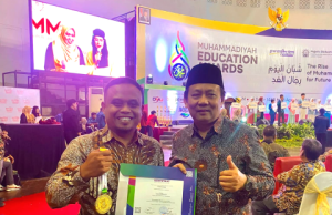 Sugeng Riadi Kepala SMA Muhipo Sabet Gold Medal, Rekronstruksi Kurikulum Sukses Dongkrak Prestasi & Jumlah Siswa
