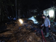 Ditinggal Takziah, Tumpukan Jerami Kandang di Balong Terbakar, 2 Sapi & 7 Kambing Selamat