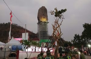 Anggota BPK RI & Plt Bupati Ponorogo Tanam Pohon Kalpataru di Monumen Reog