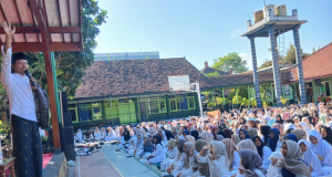 Teladani Akhlak Rasulullah, SMPN 5 Ponorogo Gelar Peringatan Maulid Nabi Muhammad SAW Bersama Gus Fuad