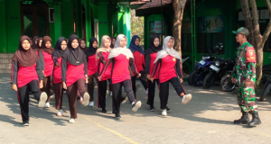 Cetak Generasi Unggul & Disiplin, SMKN 1 Mlarak Gandeng Babinsa Kodim Ponorogo