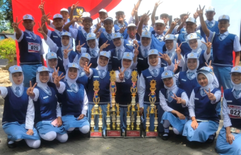 Luar Biasa, MAN 2 Ponorogo Borong 4 Trofi Juara 1 Putra Putri Sekaligus Lomba PBB & Yel-Yel SMA/SMK/MA Tingkat Kabupaten