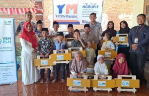 Semarak Hari Pelanggan Nasional, YBM PLN UP3 Ponorogo Berikan Sarana Belajar untuk Anak Yatim Piatu Dhuafa di Ngrupit, Ponorogo