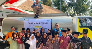 Semarak Hari Pelanggan Nasional 2026, YBM PLN UP3 Ponorogo Gandeng Islamic Center Salurkan 24 Ribu Liter Air Bersih untuk Warga Pulung