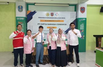 Sambut Hari Pelanggan Nasional, PLN UP3 Ponorogo Hadirkan Edukasi Listrik Aman dan Layanan Digital di SMKN 2 Pacitan