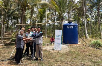 Peringati Hari Pelanggan Nasional, YBM PLN UP3 Ponorogo Dukung Kebutuhan Air Bersih dan Berbagi Kebahagiaan di Pacitan