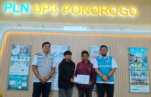 Sambut Hari Pelanggan Nasional 2026, YBM PLN UP3 Ponorogo Dukung Keberangkatan Mahasantri Asal Munggu ke PeTIK II Jombang