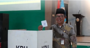 Laboratorium Demokrasi Pelajar: KPU Ponorogo Puji Kultur Demokrasi MAN 2 Ponorogo Sukses Pemilihan Ketua OSIM