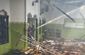 Gudang Sound System Masjid Al-Ikhlas Kepatihan Ponorogo Terbakar, Kerugian Ditaksir Tembus Setengah Miliar