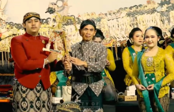 Keren! Ki Aksana Bagus Dalang Pelajar SMAN 3 Ponorogo Suguhkan Lakon Sang Gathutkaca di Pagelaran Wayang HUT Ke-36 Smaga