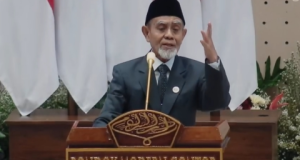Indahnya Gontor Ponorogo, KH Sahal: Saya Ini Orang Bebas, Orang Bilang Muhammadiyah, Tapi Menantu NU Kabeh