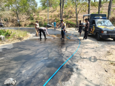 Tumpahan Solar di Singgahan Ponorogo, Jalan Licin Nyaris Bikin Celaka
