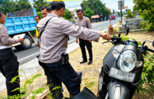 Tabrakan Avanza vs Scoopy di Barat Gua Hira Karanglo Lor Ponorogo, Pelajar 14 Tahun Luka Robek di Alis