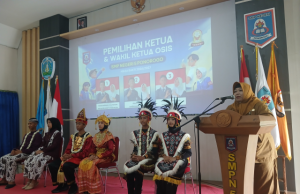 Spenla Makin Melesat & Keren! Pilketos SMPN 5 Ponorogo Spektakuler Standar Nasional: Suguhkan Kirab Panji & Busana Adat Nusantara