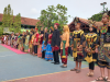Kobarkan Nasionalisme, Pelajar SMPN 5 Ponorogo Gelar Parade 27 Baju Adat Nusantara di Upacara Sumpah Pemuda